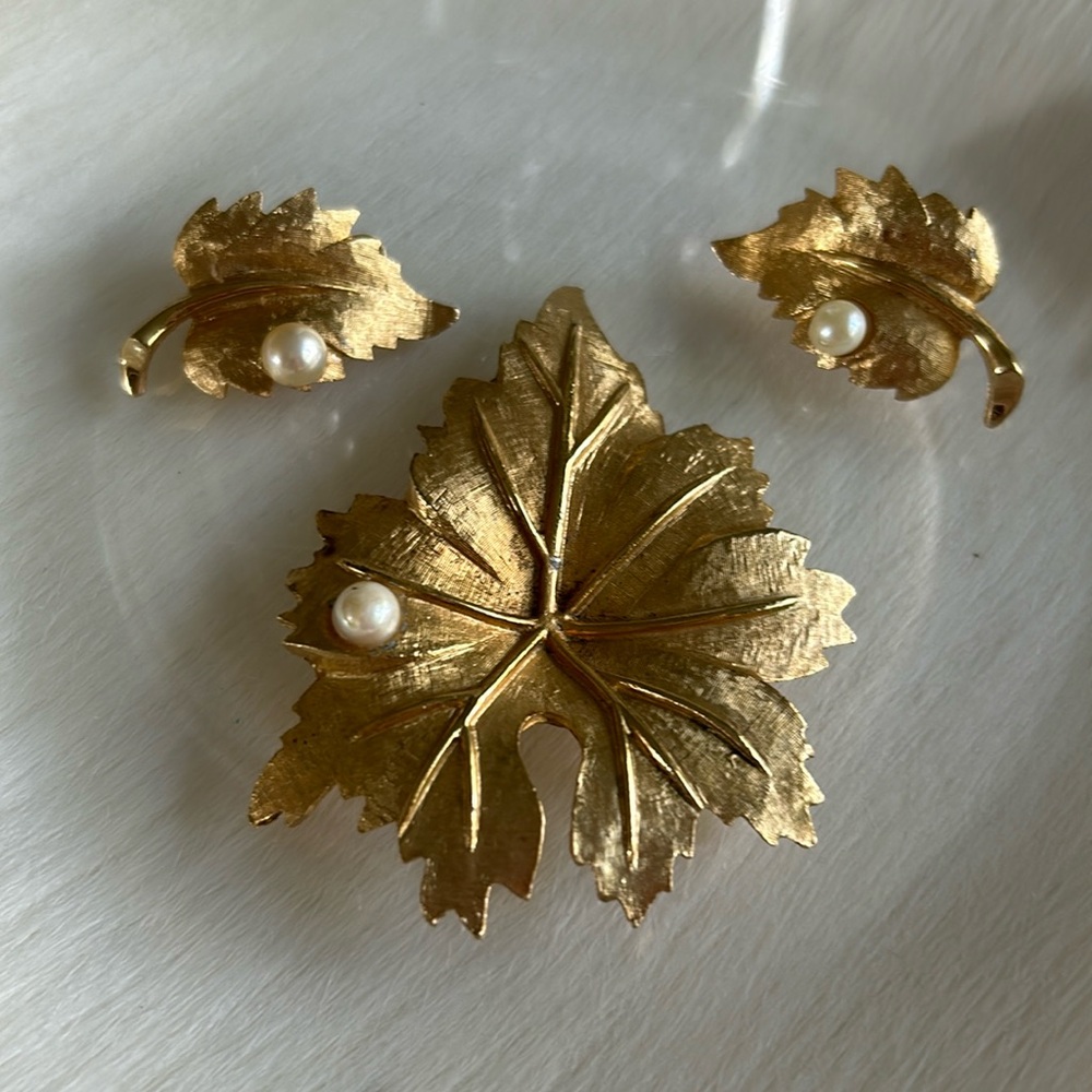 Vtg Gold and Pearl Maple Leaf Brooch and Clip On Earrings